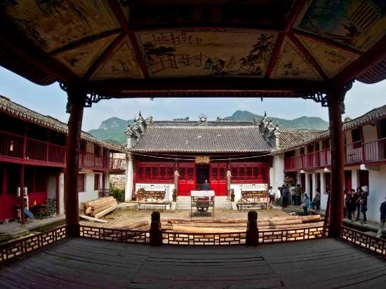 Leave the Hotel Villas Hotel in Zhejiang