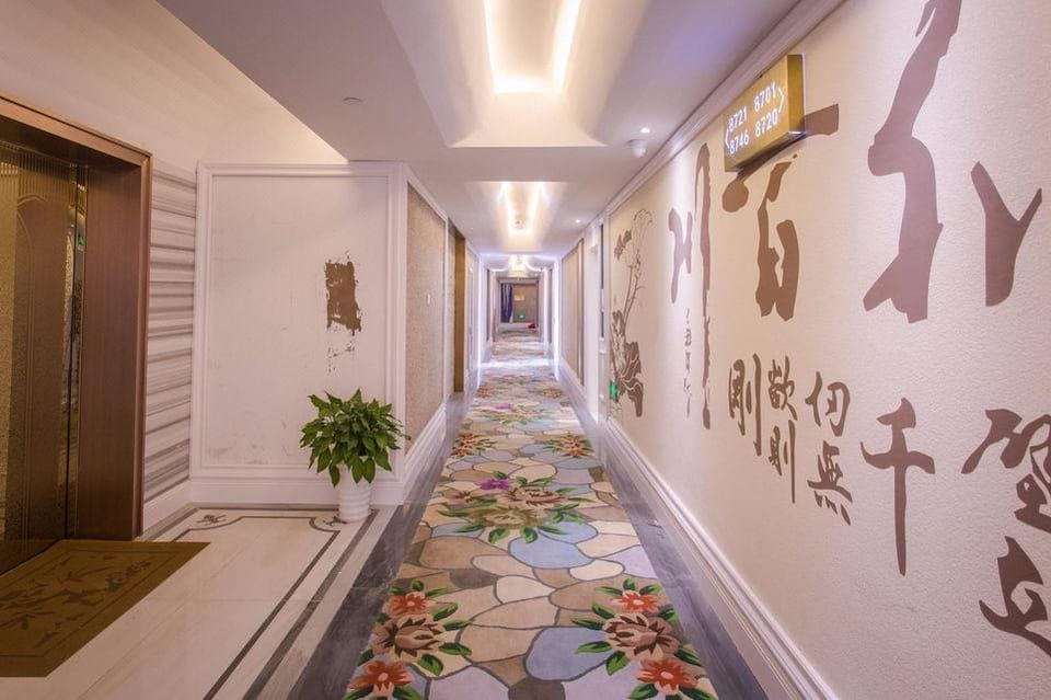 Taikun International Hotel (Hengdian Film and Television City Dream Valley Branch) Hotel in Zhejiang
