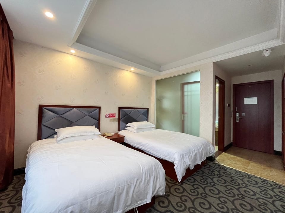 Ouruiyunbo Hotel (Hengdian Film and Television City Ming and Qing Palace Store) Hotel in Zhejiang
