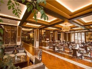 Hengdian World Studios Longjing Weijia Resort Hotel Hotel in Zhejiang