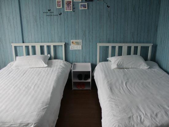 Banxia Inn (Hengdian Mingqing West Road) Hotel in Zhejiang