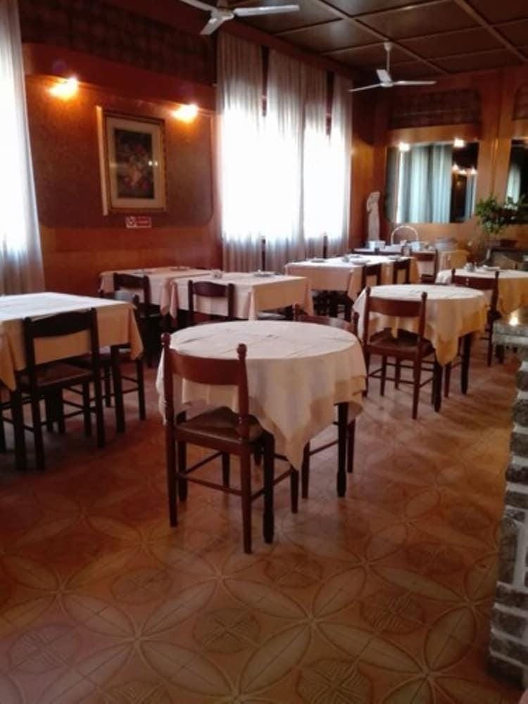 Ristorante Albergo Roma Hotel in Legnano