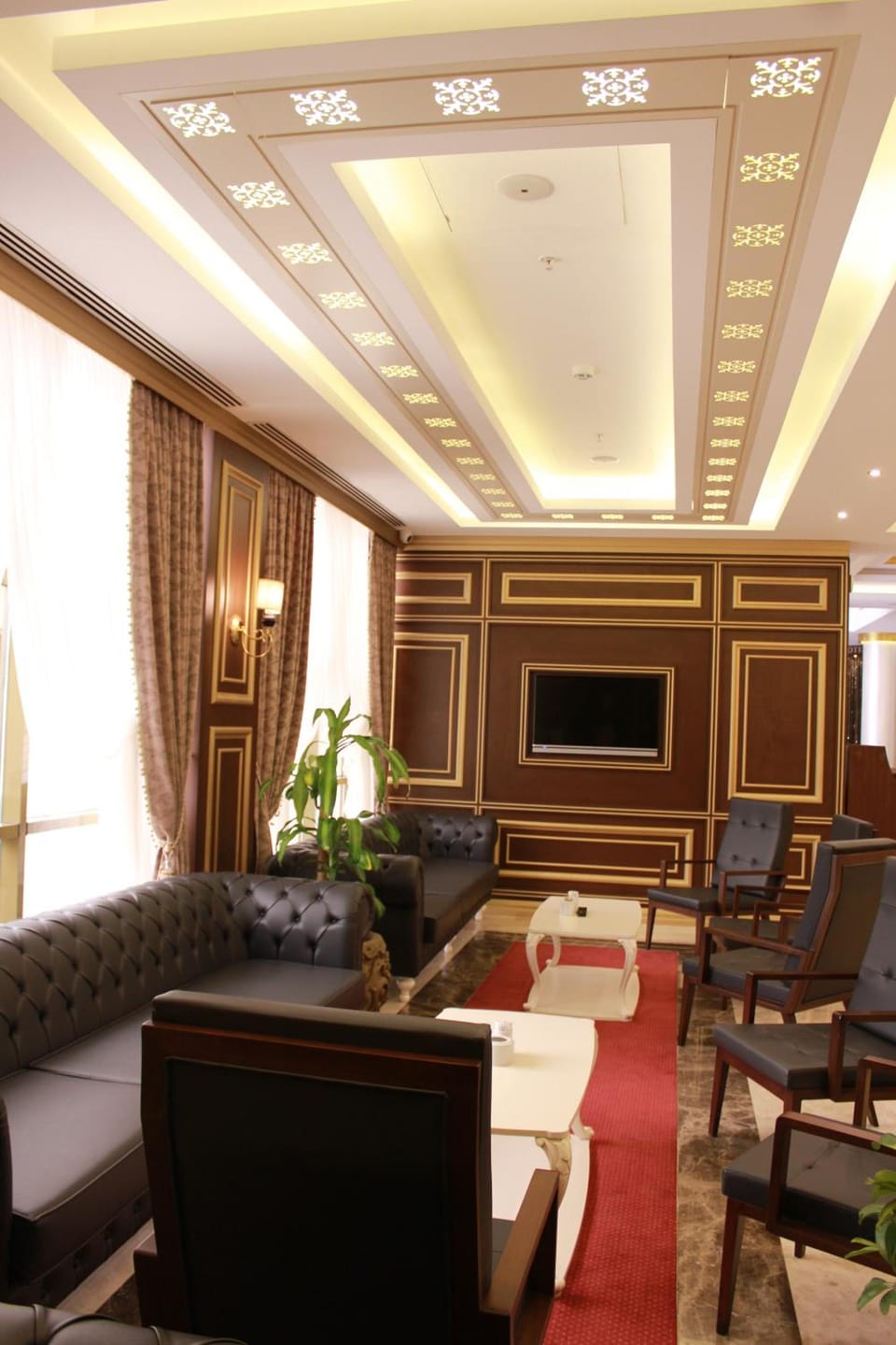 Shared lounge/TV area