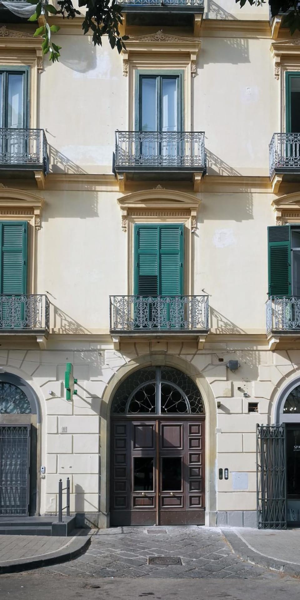 Luciani 33 luxury rooms Hotel in Salerno