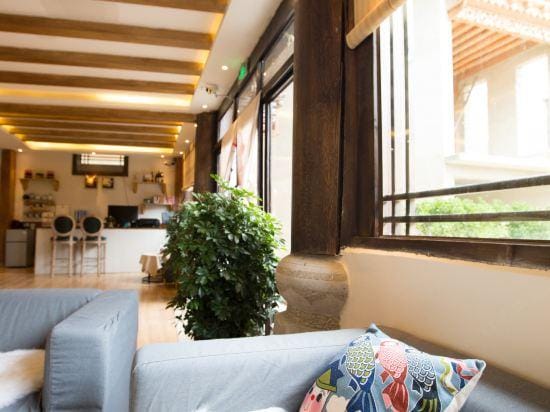 Pu Su Guesthouse Hotel in China