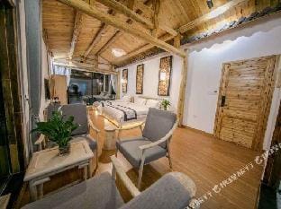 Yunshang Grassland Fengsheng three time hot spring holiday villa Hotel in Hangzhou