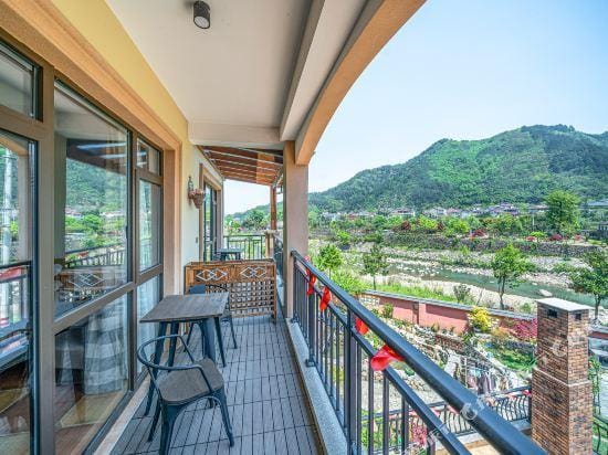 Jiaoxia Mountain and Mountain Suxi Camping Travel Paijiaozi Holiday Meisu Hotel in Hangzhou