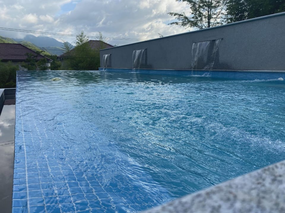 Chunsu Mountain Wild Humanities Travel Vacation Stars Hotel in Hangzhou