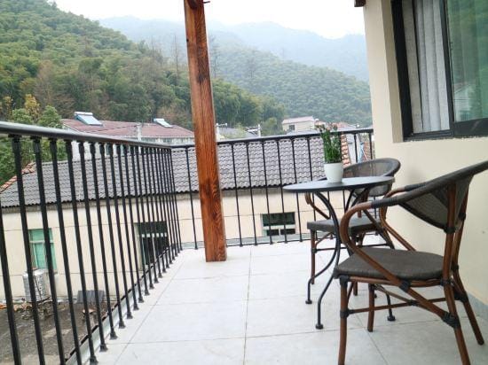 Yu 106 Guesthouse Hotel in Hangzhou