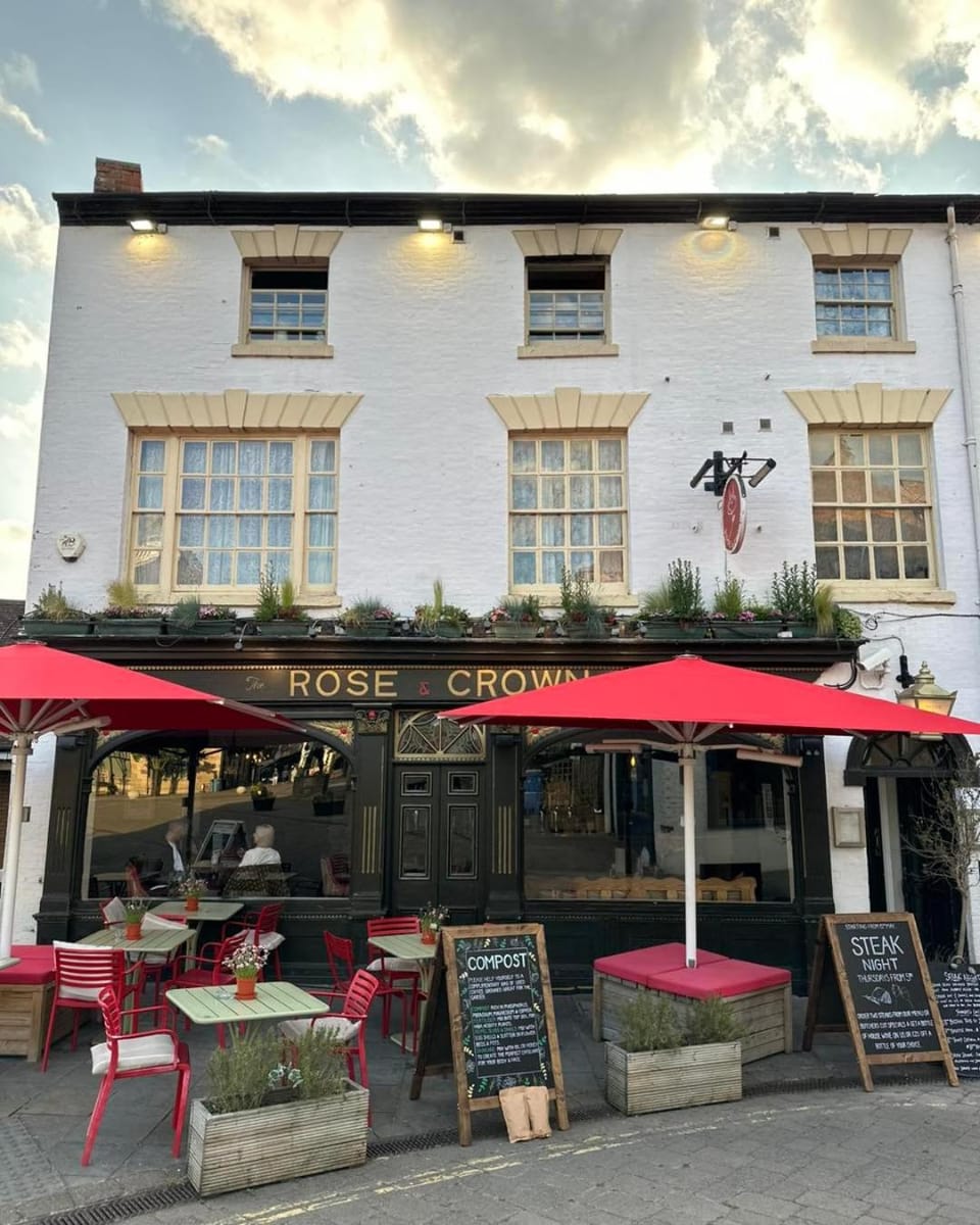The Rose and Crown Inn in Warwick