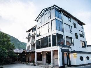 Anji Dongsha Lake Farm Stay Hotel in Hangzhou