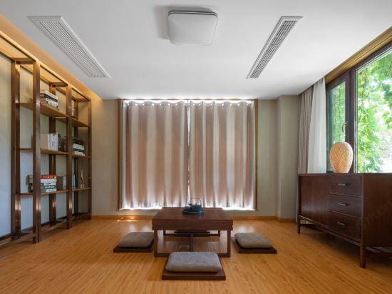 Taman Clouds Villa Hotel in Hangzhou
