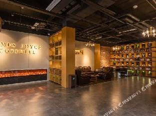 James Joyce Coffetel (Zaozhuang High Speed Railway Station Guangming West Road Wanda) Hotel in Jiangsu