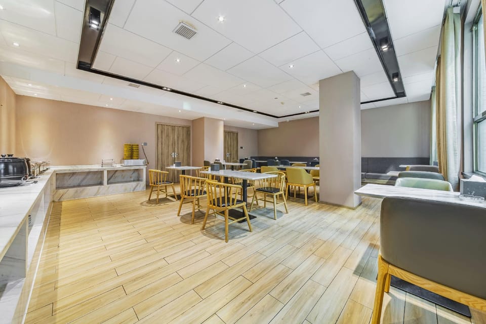 Sanyuan Hotel (Wuling Square) Hotel in China