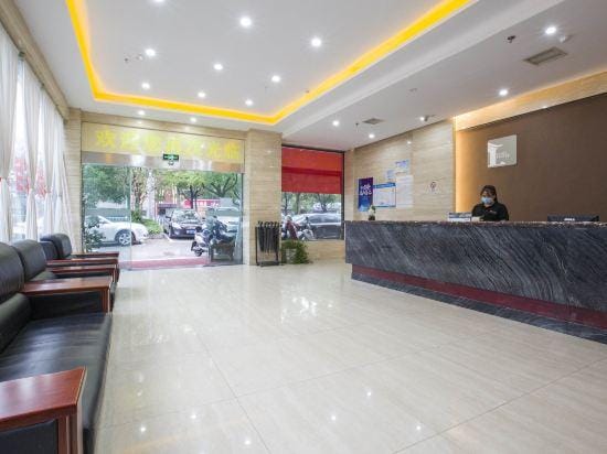 100 Inn Liangpin Hotel (Jiashan County Shijia South Road RT-Mart) Hotel in Shanghai