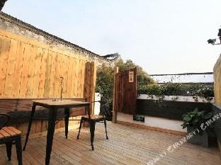 The Garden Cabin Hotel in Shanghai