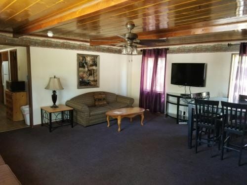 Timberline Lodge Lodge in Big Bear