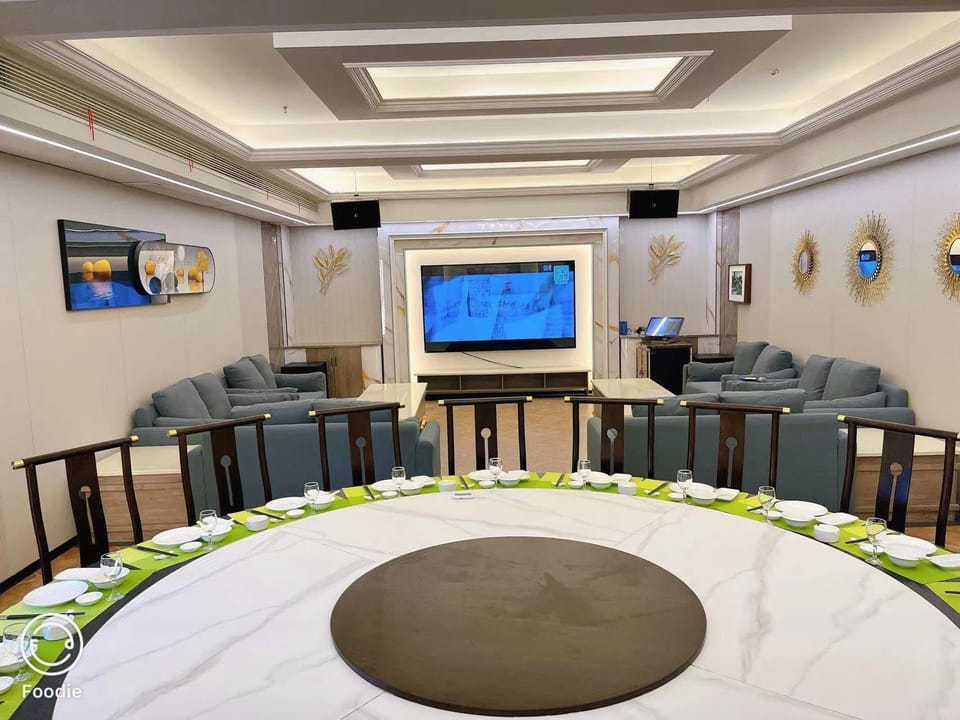 Huaqiao Hotel Hotel in Zhejiang