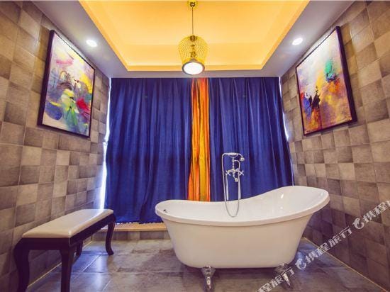 Jichen Hotel (Tongxiang Century Avenue) Hotel in Zhejiang