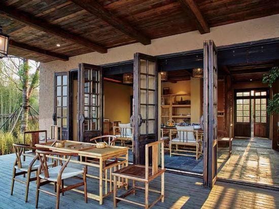 Heyuan Baicui Manor Hotel in Hangzhou