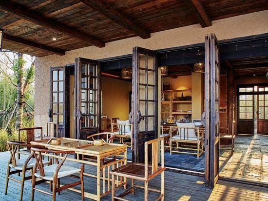 Tongxiang Baicui Mountain Resort Hotel in Hangzhou