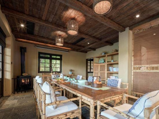 Heyuan Baicui Manor Hotel in Hangzhou