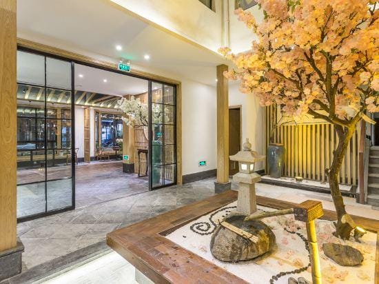 Qingfeng Mingshe Humanity Inn Hotel in Zhejiang