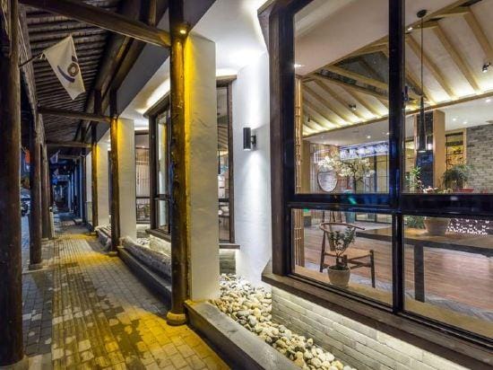 Qingfeng Mingshe Humanity Inn Hotel in Zhejiang