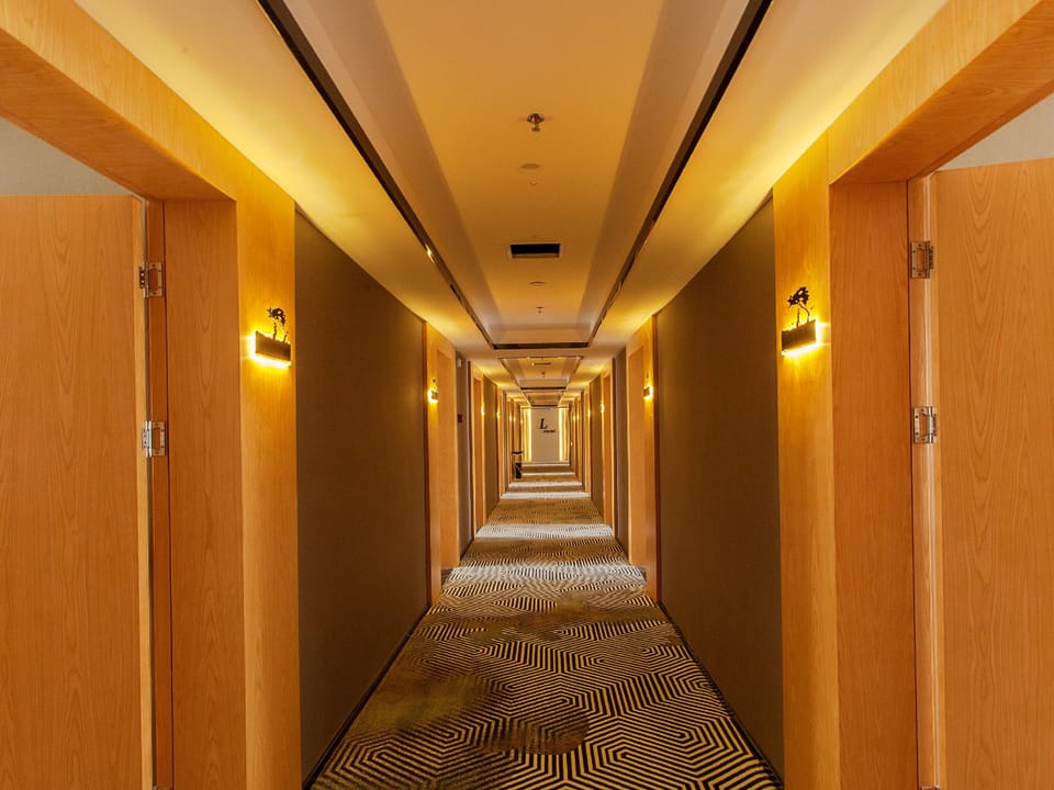 L   HOTEL Hotel in China