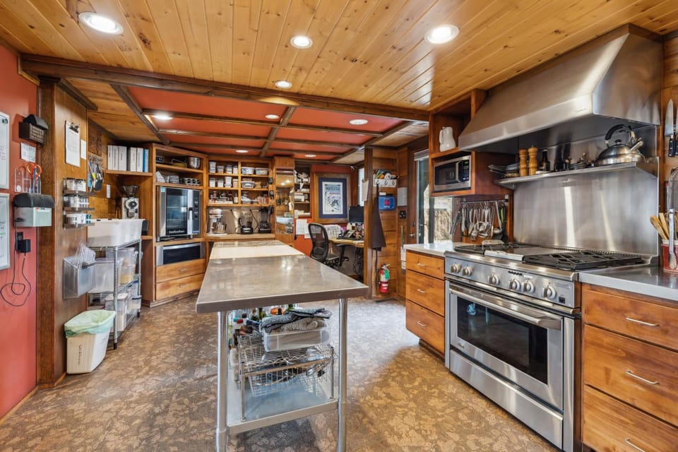 Good Medicine Lodge Lodge in Whitefish
