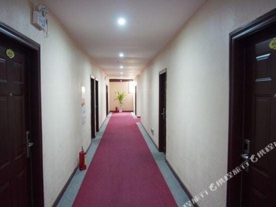 Xuri Business Hostel Hotel in Guangzhou