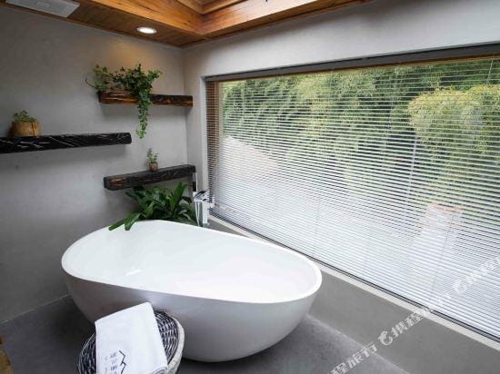 YuYaoYanLuQingShe Hotel in Zhejiang