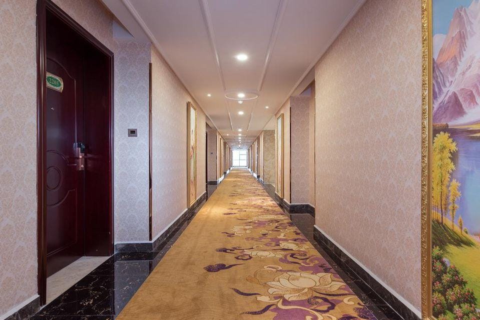 Vienna International Hotel (Yiwu Fotang Ancient Town Baolong Plaza) Hotel in Hangzhou