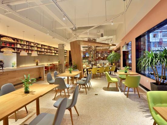 Young Hotel (Yiwu Fotang Ancient Town Old Street) Hotel in Hangzhou