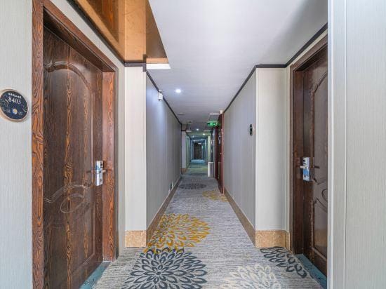 Baitai Hotel (Yiwu Railway Station Area) Hotel in Hangzhou