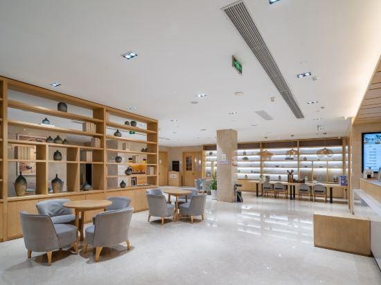 Deep Sleep Hotel (Xuzhou High-Speed Railway Station Front Square Zhenxing Avenue) Hotel in Jiangsu