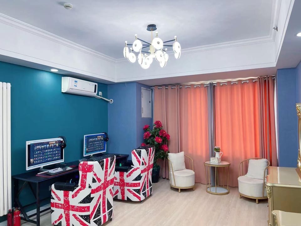 Xuzhou Tashe Business E-sports Theme Hotel (Yunlong Wanda Branch) Hotel in Jiangsu