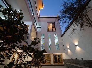Zhonghan Small Courtyard Hotel in Zhejiang