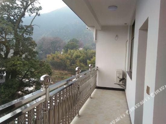 Xuri Guesthouse Hotel in Zhejiang