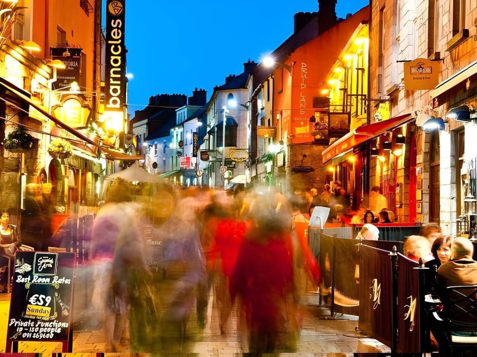 Snoozles Quay Street Hostel Galway Hostel in Galway