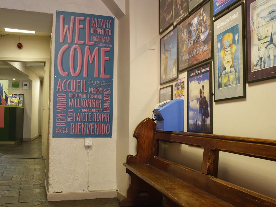 Snoozles Quay Street Hostel Galway Hostel in Galway