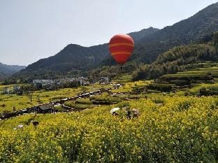 Jiangling flower village Hotel in Zhejiang