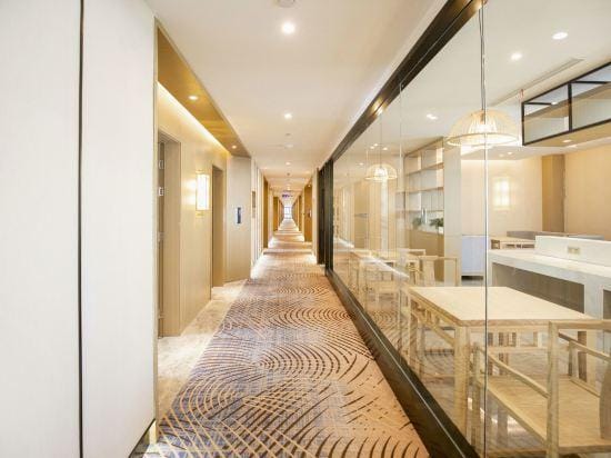 Qingmu Select Hotel (Wuhu Fangte Two, Three and Four Store) Hotel in Nanjing