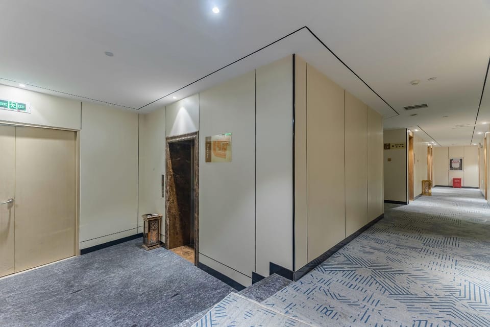 Manston Holiday Hotel (Zhongshan Road Pedestrian Street Wuhu High-Speed Railway Station) Hotel in Nanjing