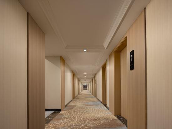 Manston Holiday Hotel (Wuhu Anhui Normal University Huajin Campus International Exhibition Center) Hotel in Nanjing