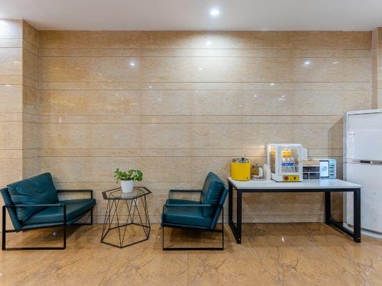 Manston Holiday Hotel (Wuhu Anhui Normal University Huajin Campus International Exhibition Center) Hotel in Nanjing