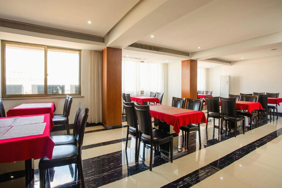 Elong R.YUN Hotel (Tiantaishan High-Speed Railway Station) Hotel in Zhejiang