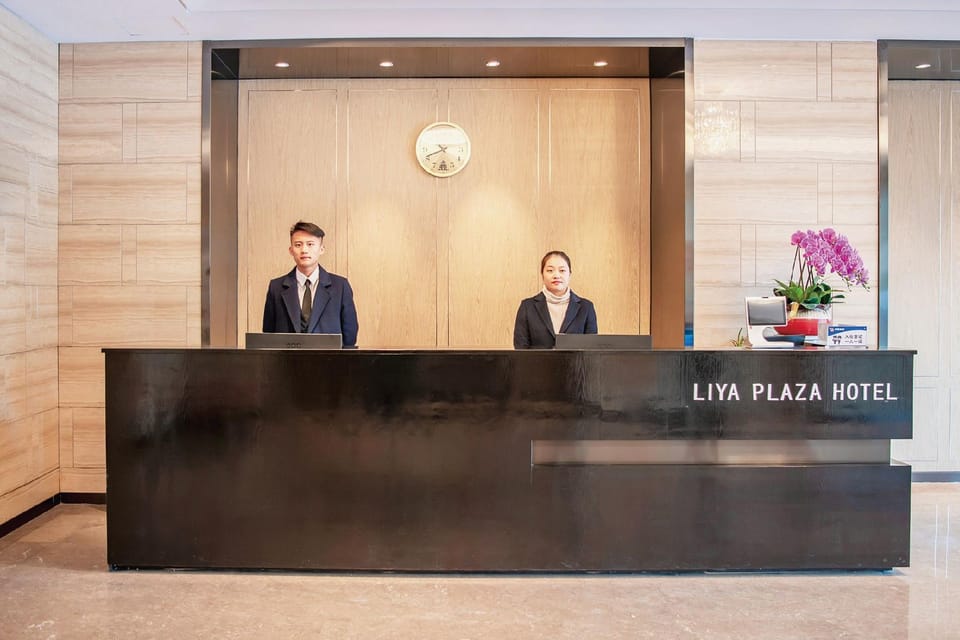 Liya Plaza Hotel (Tonglu Fuchunjiang Branch) Hotel in Hangzhou