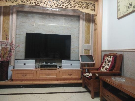 Tonglu Youe Station Homestay Hotel in Hangzhou