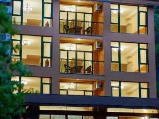 Tonglu Half Homestay Hotel in Hangzhou